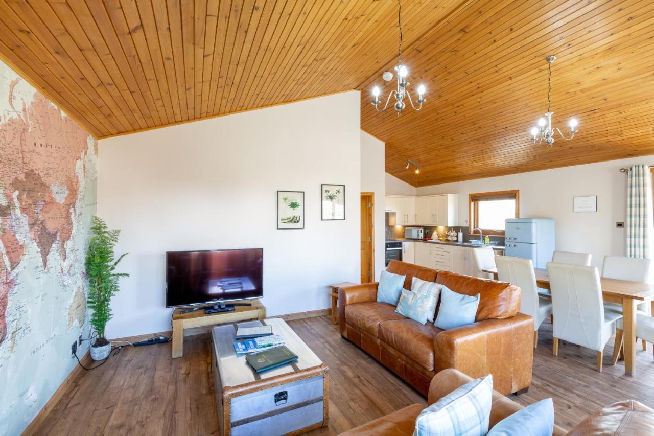 Douglas Fir Lodge With Hot Tub Near Cupar Fife Luthrie Экстерьер фото