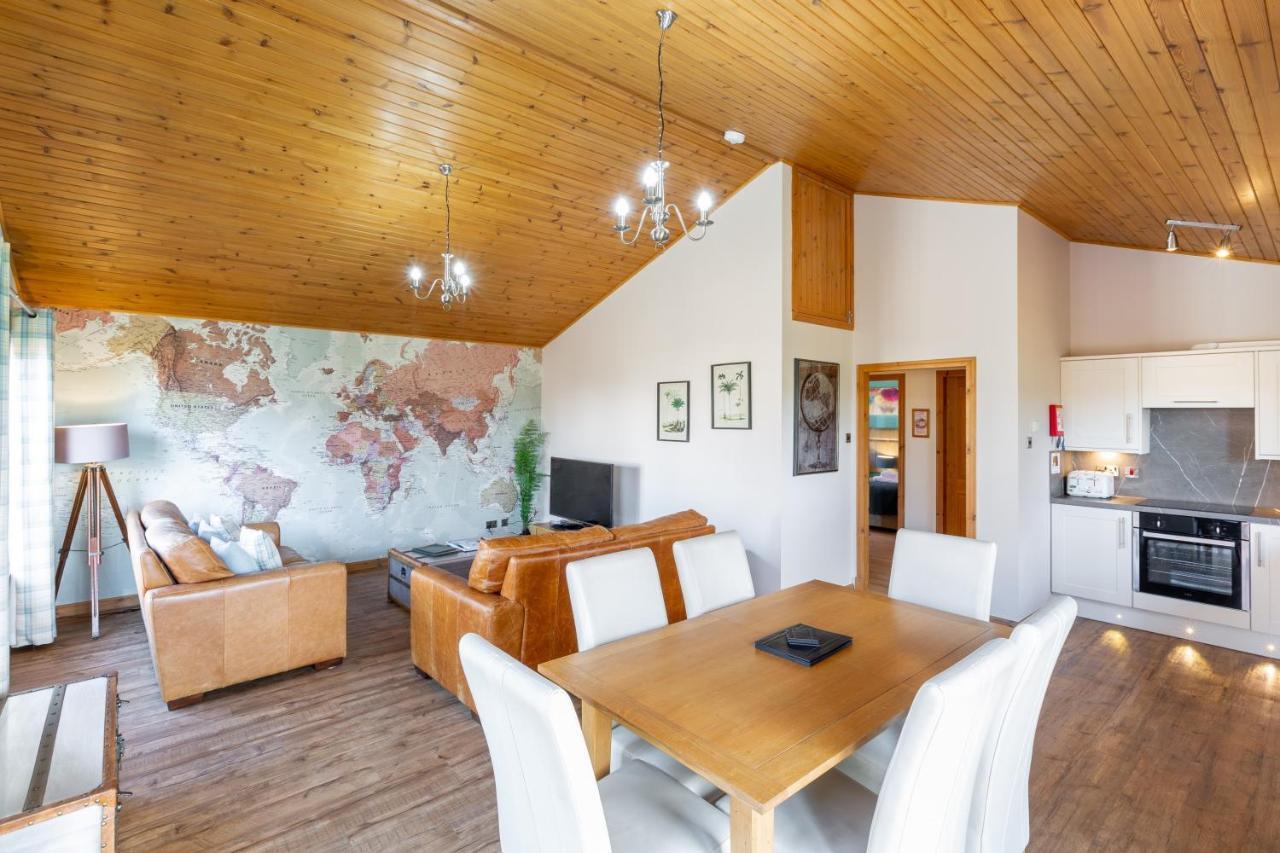 Douglas Fir Lodge With Hot Tub Near Cupar Fife Luthrie Экстерьер фото