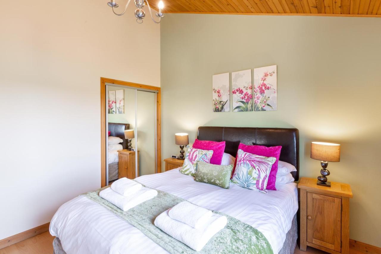 Douglas Fir Lodge With Hot Tub Near Cupar Fife Luthrie Экстерьер фото