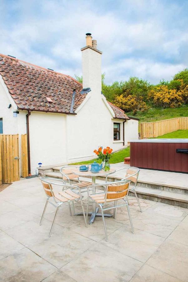 Douglas Fir Lodge With Hot Tub Near Cupar Fife Luthrie Экстерьер фото